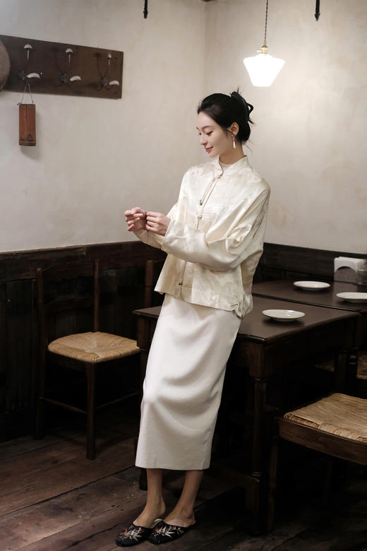 盛唐婧|腾龙流苏铜扣外套 商品图6