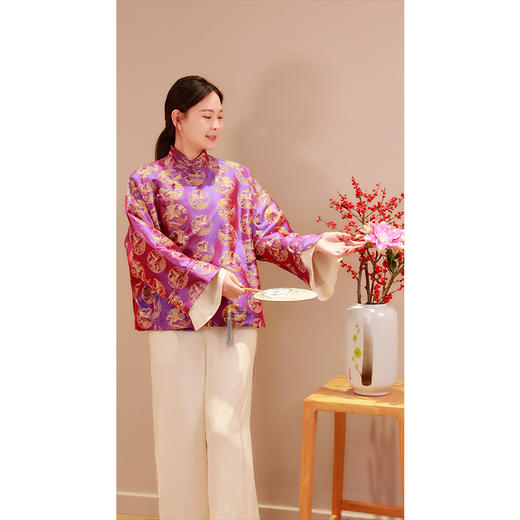 【2026东衣作】蜀锦紫霞飞•新中式外套（25705020拂紫棉） 商品图2