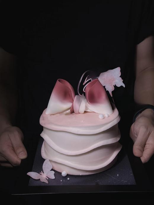 粉色渐变蝴蝶结蛋糕 商品图0