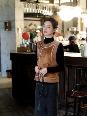 瑕疵|盛唐婧 |中式国风万字纹库缎琵琶襟马甲-古铜色[特价品](特殊商品不退不换)