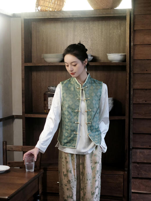 盛唐牡丹| 宝相花纹重缎宋锦双面穿马甲[特价品] 商品图2