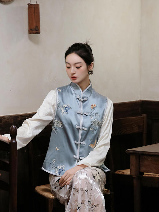 盛唐牡丹|手推绣立领盘扣对襟马甲 商品图0