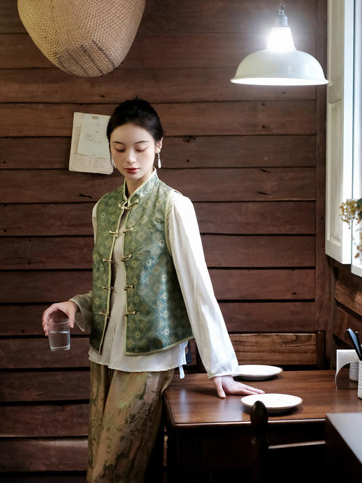 盛唐牡丹| 宝相花纹重缎宋锦双面穿马甲[特价品] 商品图3