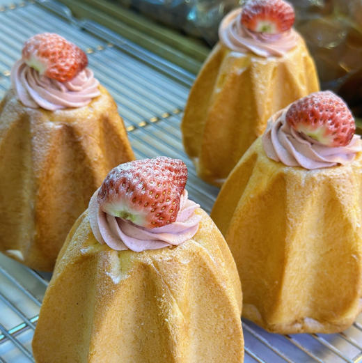 草莓雪顶山峰（约12点出炉） 商品图0