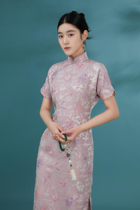 荷言HEYEN 徽柔 金鱼蝴蝶云纹真丝混纺手工旗袍 蝴蝶素缎贴布绣高级定制 商品图2