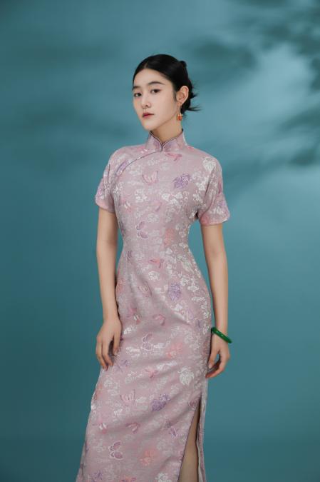 荷言HEYEN 徽柔 金鱼蝴蝶云纹真丝混纺手工旗袍 蝴蝶素缎贴布绣高级定制 商品图3