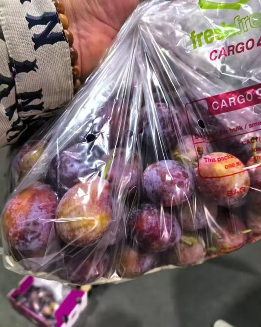 空运✈️智利西梅 不止是好吃，也是女神最爱的消食水果，😆有“大众情人”之称👄，西梅富含膳食纤维❗️ 商品图1