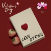 2025情人节新品「LoveStory Book」白草莓味蛋糕｜我俩的《爱情故事书》，甜而不腻，随单含爱心夹小礼物1份（随机派发）！ 商品缩略图0