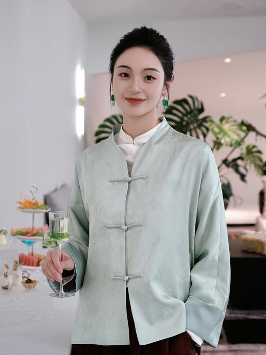 瑕疵|盛唐婧 |金鱼提花一字扣外套-淡绿[特价品](特殊商品不退不换) 商品图1