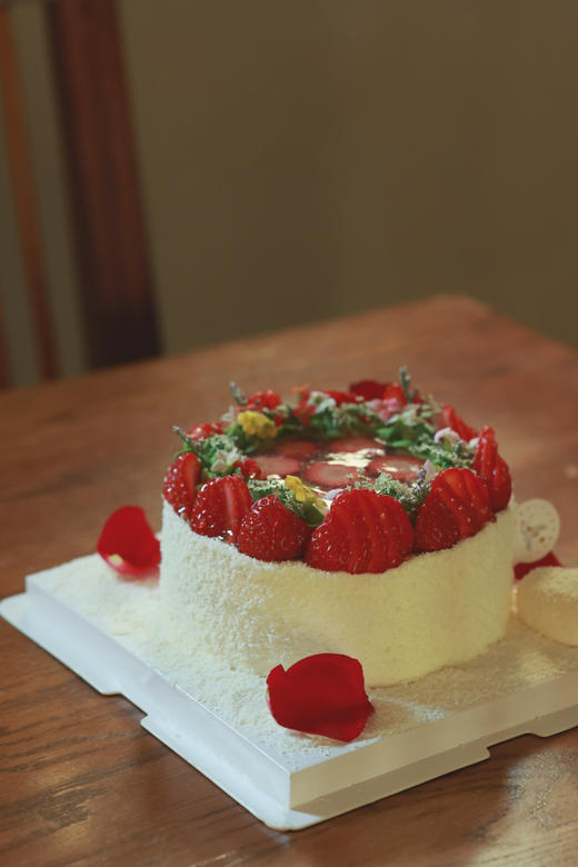 开心果草莓(图片为6寸) 商品图1