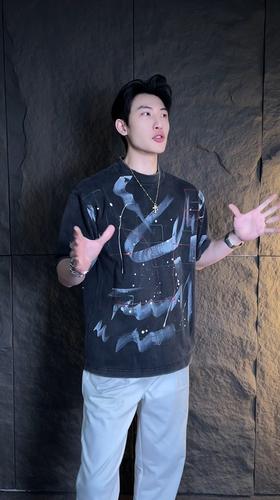 25601早春新款时尚个性泼墨涂鸦印花圆领短袖T恤高级感百搭情侣上衣潮