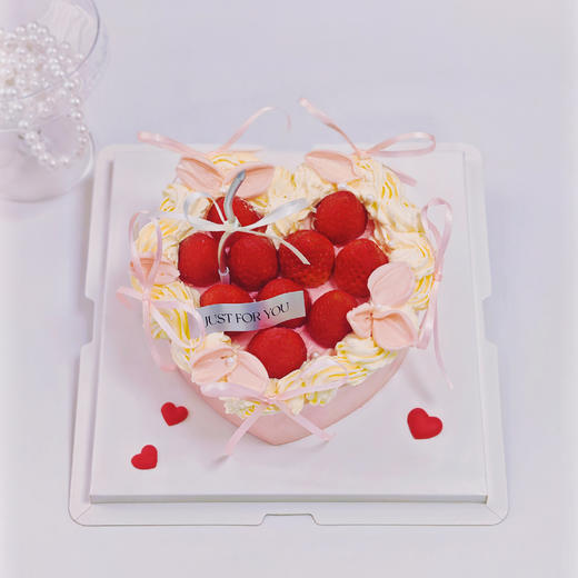 刮刀花心形草莓蛋糕 商品图3