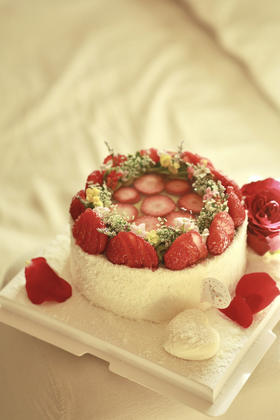 开心果草莓(图片为6寸)