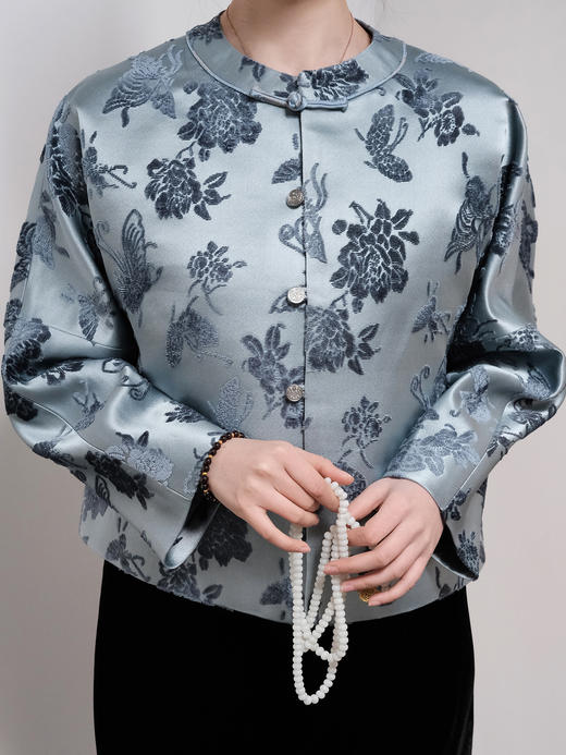 瑕疵|盛唐牡丹| 墨灰色蝶恋花漳缎外套[特价品](特殊商品不退不换) 商品图5