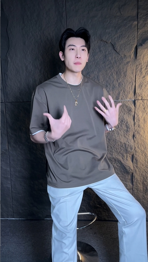 6583208早春新款时尚个性韩版简约撞色假两件短袖T恤百搭情侣套头上衣