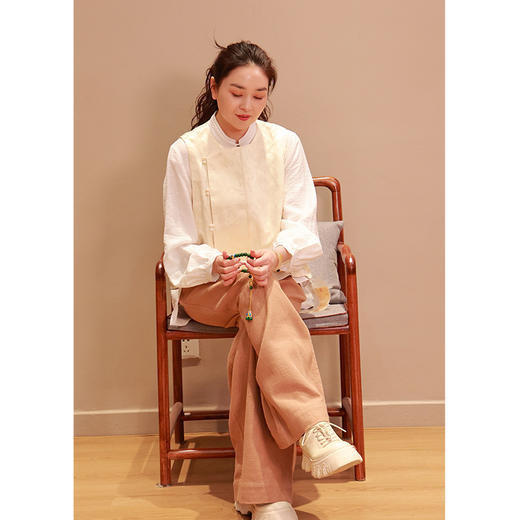 【抖音专属】春晏•新中式马甲（24804220凝脂） 商品图0