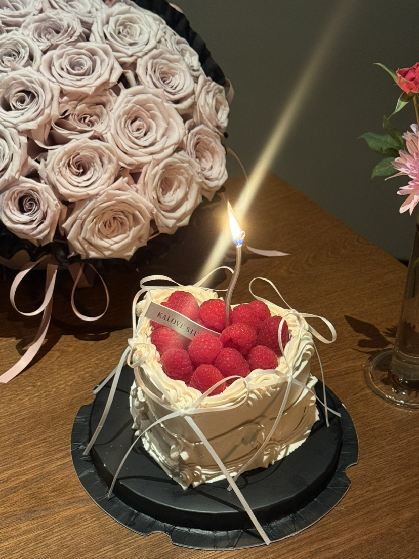 情人节简约高级树莓装饰爱心纪念日周年生日蛋糕