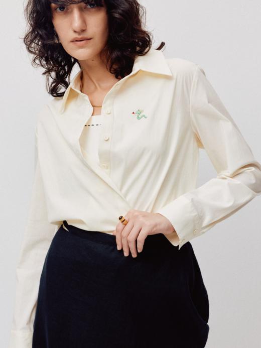 LIYIHAN序章丨25春棉刺绣小蛇正肩极简衬衫百搭女长袖上衣舒适 商品图0
