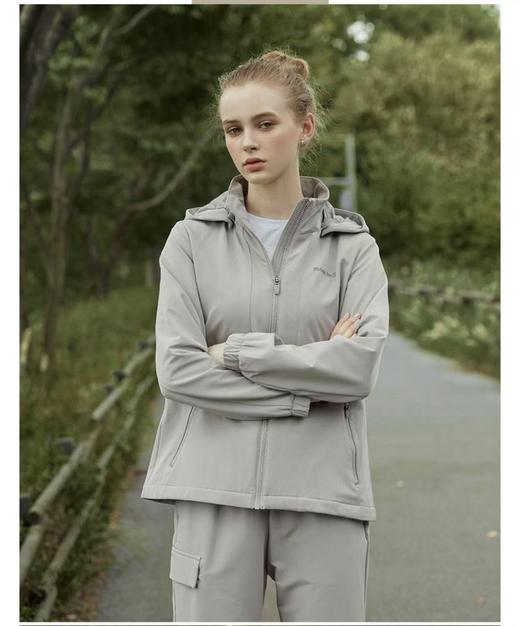 清仓库不退换 越南产女士 montbell软壳外套 商品图2