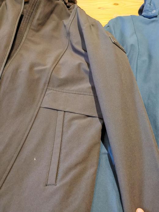 清仓库不退换 越南产男士 montbell软壳外套 商品图6