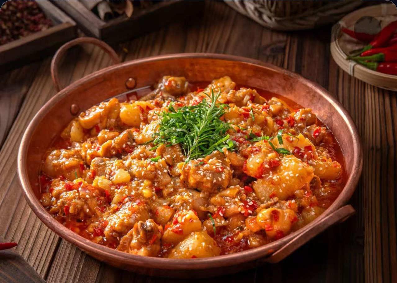 傣味铜锅油焖鸡