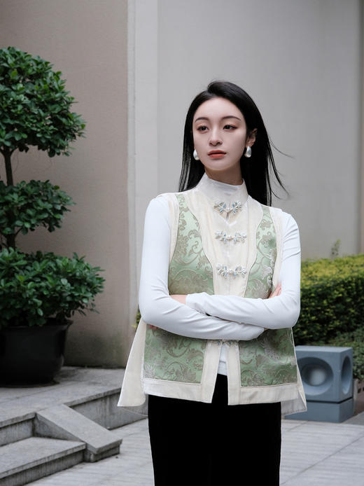 盛唐牡丹| 卷草纹漳缎拼丝绒马甲 商品图1