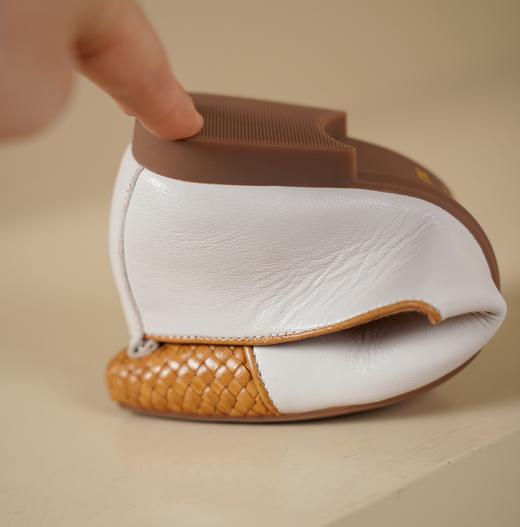 西村名物2025年春季新款舒适平底复古百搭低跟拼色单鞋X25AE14531 商品图3