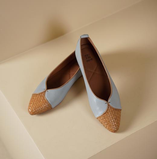 西村名物2025年春季新款舒适平底复古百搭低跟拼色单鞋X25AE14531 商品图1
