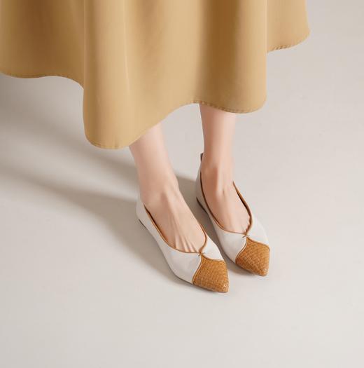 西村名物2025年春季新款舒适平底复古百搭低跟拼色单鞋X25AE14531 商品图4