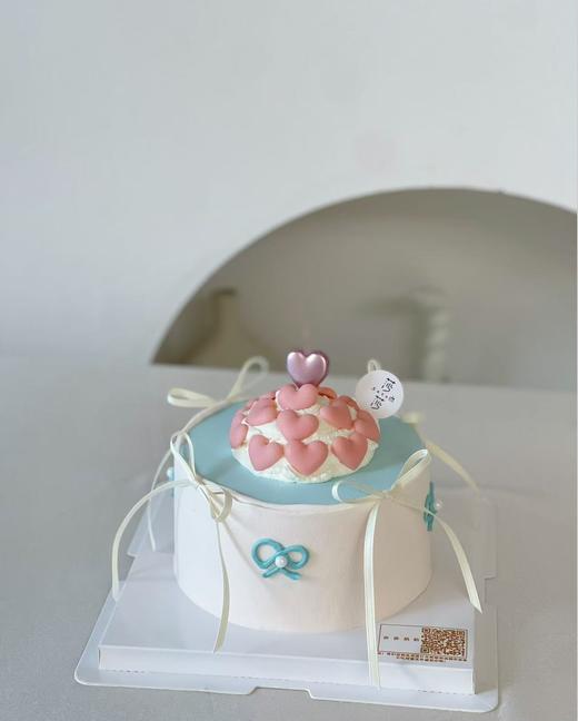 ins风爱心丝带蛋糕 商品图0