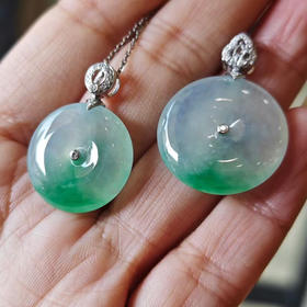 一对冰绿平安扣