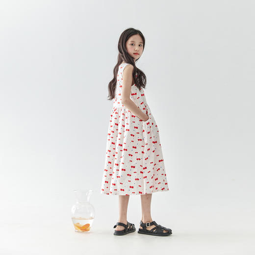 棵初25年春夏新款女童小锦鲤印花中长款连衣裙儿童造型口袋无袖裙 商品图4