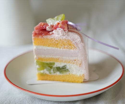 【芭乐青提蛋糕】风味蛋糕，松软戚风胚+芭乐奶油+阳光玫瑰青提+话梅奶油+芭乐果酱+芭乐奶冻（提前一天预定） 商品图2