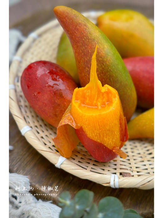 海南空运树熟辣椒芒🥭，贵妃芒中的限量款，外形酷似辣椒，核如牙签，一口下去全是肉，比贵妃芒更惊艳，产量极低⚠️ 商品图0