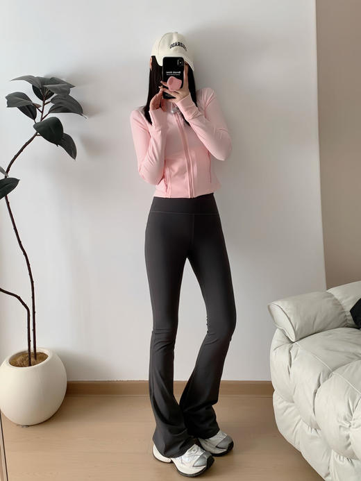 新增口袋款！官网在售💰950！【lu家Groove女士高腰喇叭长裤】标牌齐全❗️出入专柜无压力~王牌Nulu面料！轻盈柔滑，四面弹力！裸感高弹显身材第一名🥇垂感强，透气不闷！3色可选 商品图4