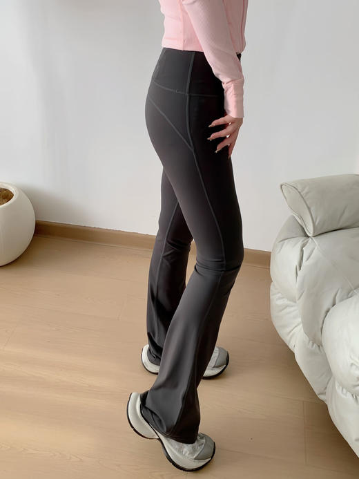 新增口袋款！官网在售💰950！【lu家Groove女士高腰喇叭长裤】标牌齐全❗️出入专柜无压力~王牌Nulu面料！轻盈柔滑，四面弹力！裸感高弹显身材第一名🥇垂感强，透气不闷！3色可选 商品图8