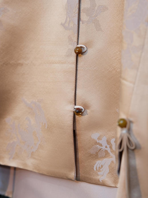 瑕疵|盛唐牡丹| 玉色石榴花纹花锦缎马甲[特价品](特殊商品不退不换) 商品图10