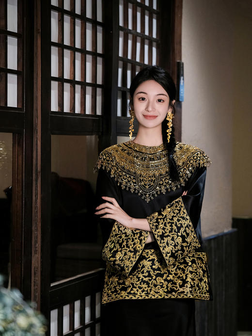 盛唐牡丹 |盘金手推绣真丝上衣+宫廷钉珠装饰云肩/黑金色 商品图8