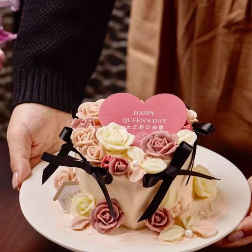 玫瑰花语蝴蝶结爱心蛋糕 商品图0