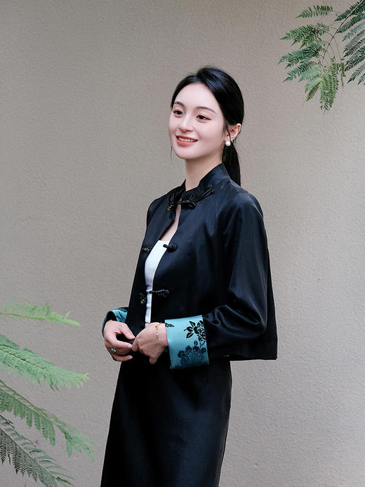 盛唐牡丹| 绿色漳绒袖口外套 商品图1