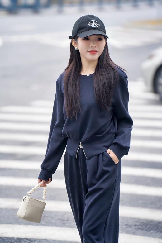 现货 臣禾	【云感套装】圆领休闲上衣休闲裤	JZ251010315 卡码拍小 商品图1