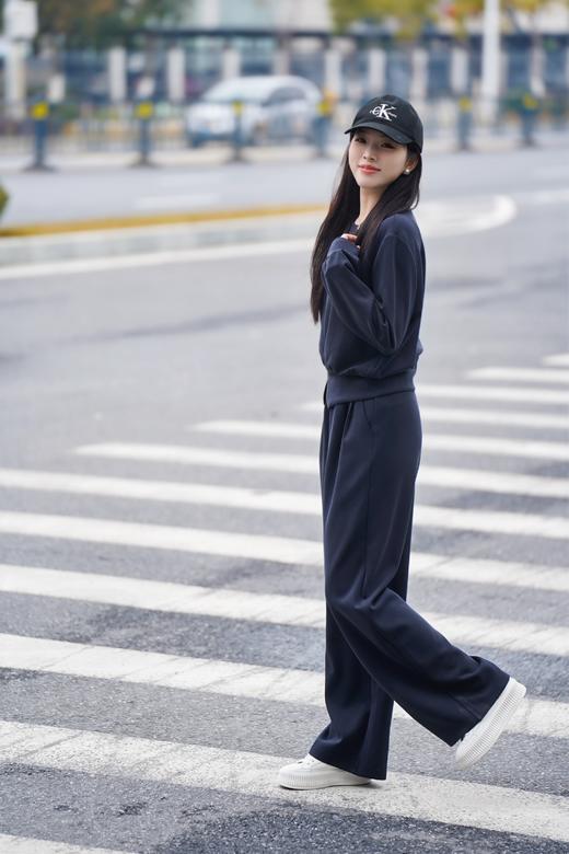 现货 臣禾	【云感套装】圆领休闲上衣休闲裤	JZ251010315 卡码拍小 商品图3