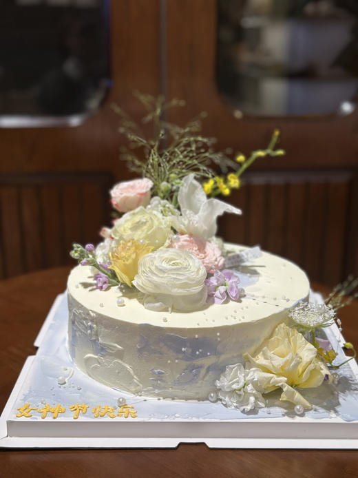 鲜花蛋糕，10寸，因季节不同，鲜花款式会随机搭配调整，鲜花均为清洗后装饰，不可食用 商品图4