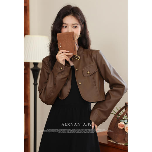 鹿向南《雅致优雅》法式高级感气质连衣裙秋冬新款复古皮衣外套女 商品图4