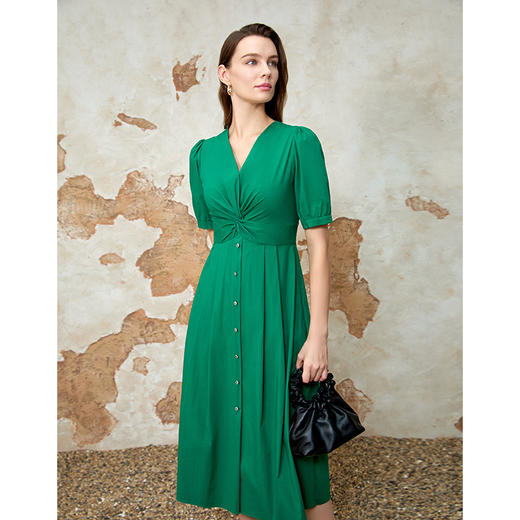 EITIE爱特爱气质V领扭结收腰时尚通勤显瘦连衣裙8207917 商品图2