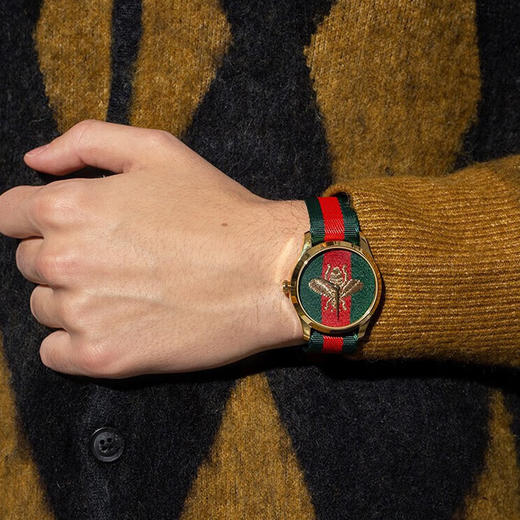  【GUCCI古驰 G-Timeless系列 腕表】 石英机芯 尼龙表带 红色表盘 男女同款 永恒小蜜蜂表男女中性手表（2.14-2.23停发） 商品图3
