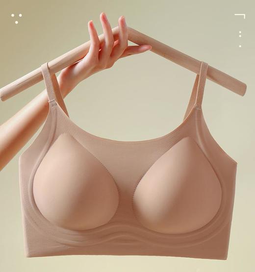 69元两件！【晴氧--果冻条隐形无痕粉底液内衣】小胸塑形聚拢提拉无痕，黄金三角比例果冻条支撑聚拢，宽肩带/细肩带无钢圈隐形文胸，比真空还舒服的软弹无感，一键解锁漫画胸身材！ 商品图12