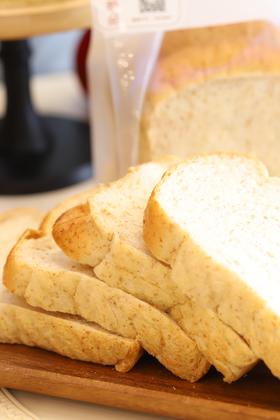 全麦吐司(每天约上午11点出炉)