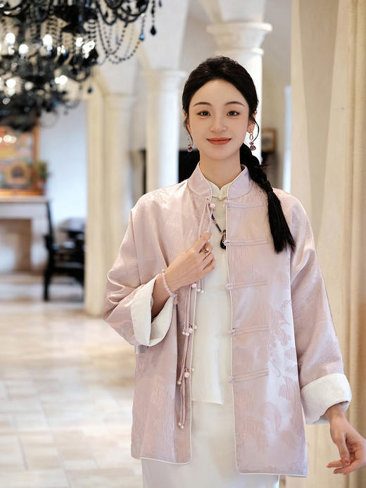 盛唐牡丹 |珍珠白冠乐绉双面穿外套(松鼠葡萄哑光面料款） 商品图0