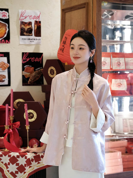 盛唐牡丹 |珍珠白冠乐绉双面穿外套(松鼠葡萄哑光面料款） 商品图3